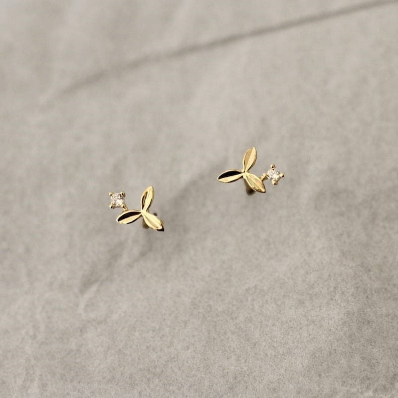 Windmill Petal Stud Earrings