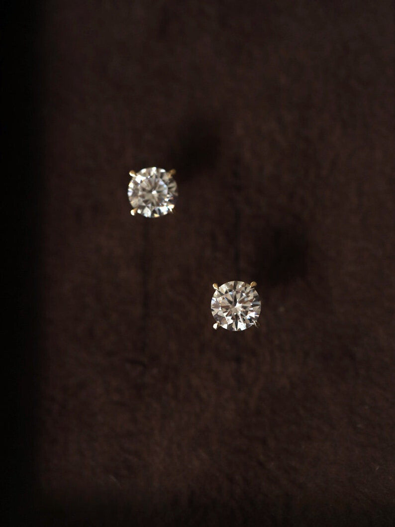 Simple Solitaire Stud Earrings