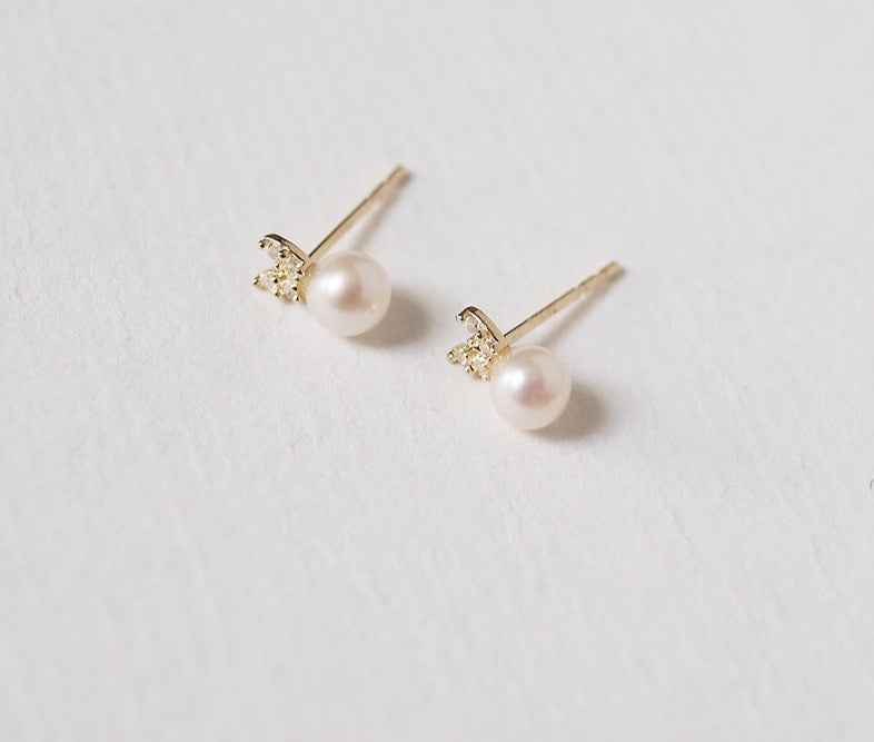 Bunny Pearl Stud Earrings