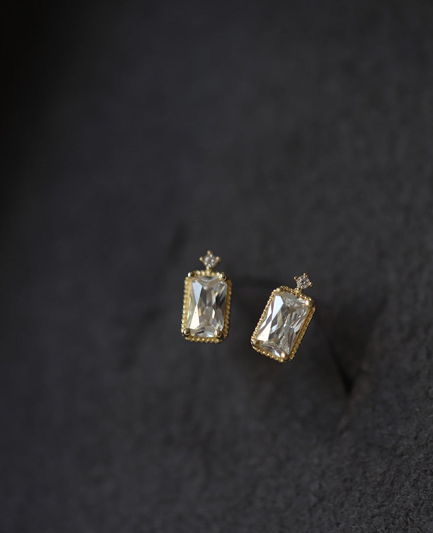 Beauty Queen Diamond Stud Earrings