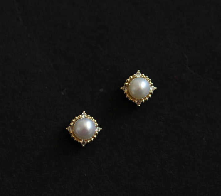 Diane Pearl Stud Earrings